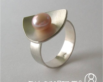 Sterling Silver Ring with Pink Fresh Water Pearl in a Curved Triangle