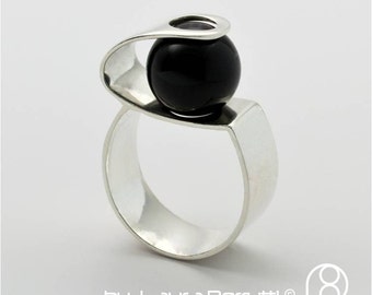 Sterling Silver Ring with Onyx Sphere