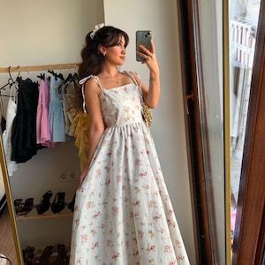 princess diaries dress dupe DIY PRINCESS DIARIES MIA THERMOPOLIS HALLOWEEN COSTUME || Lucykiins