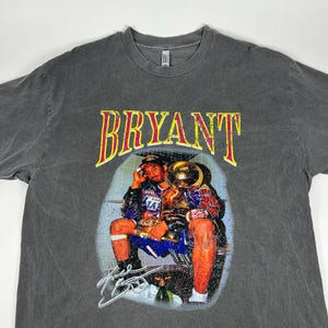 Vintage Kobe Bryant T-Shirt – Mamba Mentality Tee | Lakers Legend Shirt | Retro Graphic Basketball Tee | Unisex Streetwear Gift
