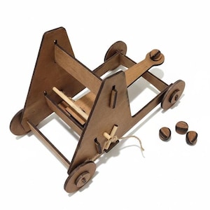 Zestaw do samodzielnego montażu drewnianej katapulty: model inżynierii STEM