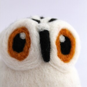 Needle Felted Snowy Owl in Natural White, Felt Bird, Felt Owl Ornament image 2