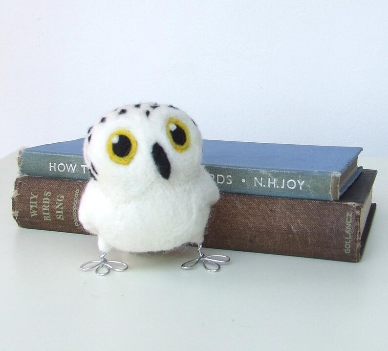 Needle Felted Snowy Owl in Natural White, Felt Bird, Felt Owl Ornament image 5