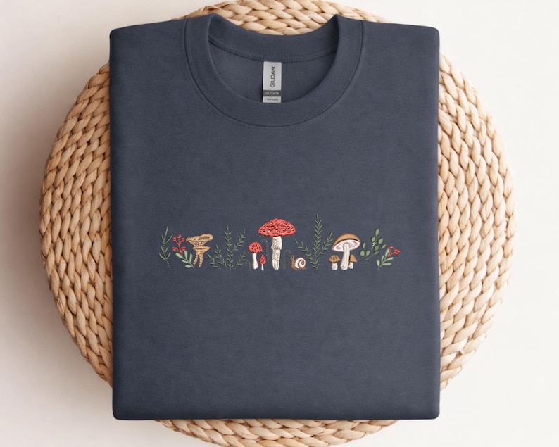 Embroidered Mushroom Sweatshirt - Botany Embroidered Crewneck - Cottage Core Embroidery Shirt - Embroidered Mushroom Crewneck Sweatshirt zdjęcie 10