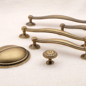 Curve Antique Brass Cabinet Pulls: Aged Gold Drawer Handles
