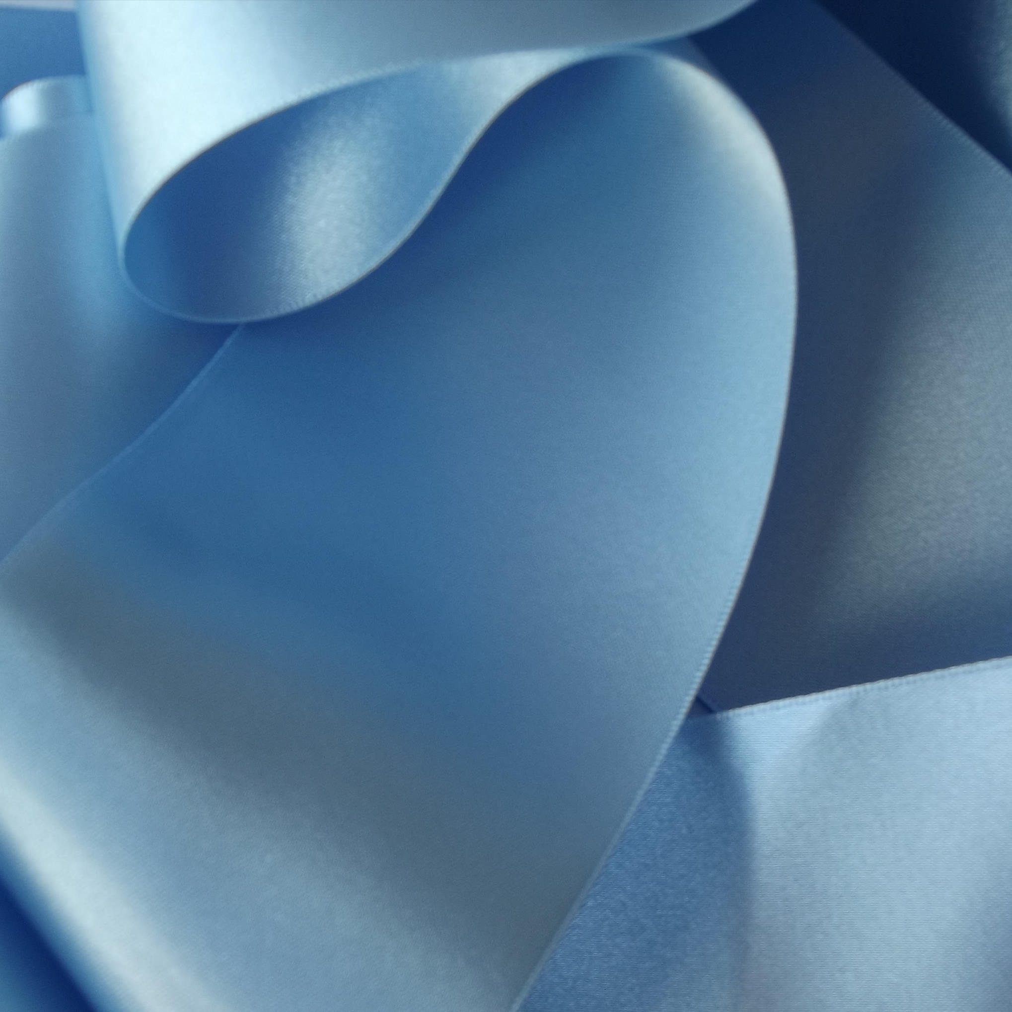 Cinta De Satén Doble Cara En Tonos Negros, Blancos Y Grises - ¡Berisfords, Hecha En Reino Unido