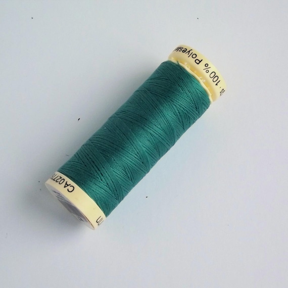 Surelock Green Thread Thread Hat Making & Hair Crafts Colour 340 Green Gutermann Sewall ...