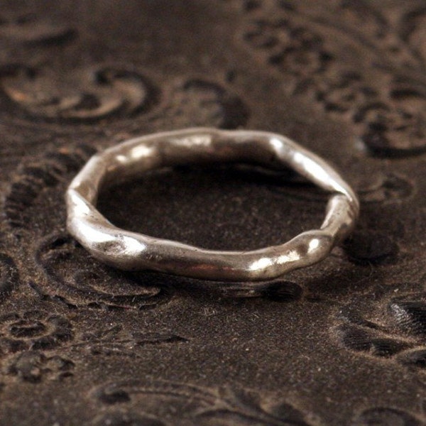 Simple Ring