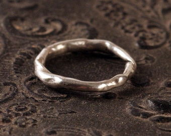 Simple Ring