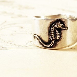 Flying Seahorse Ring image 1