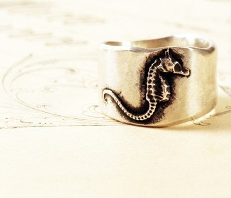 Flying Seahorse Ring image 1