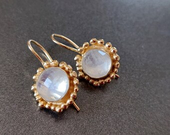 Moonstone Earrings, Goldfilled Earrings, Handmade Earrings, 18k Gold, Moonstone and Gold, Moonstone Dangles, Round Earrings, Circle Dangles