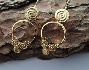 Orecchini pendenti a spirale riempiti in oro 18 carati: gioielli boho fatti a mano - Italia