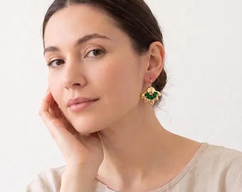Handmade Gold Green Onyx Flower Dangle Earrings: Beaded Jewelry