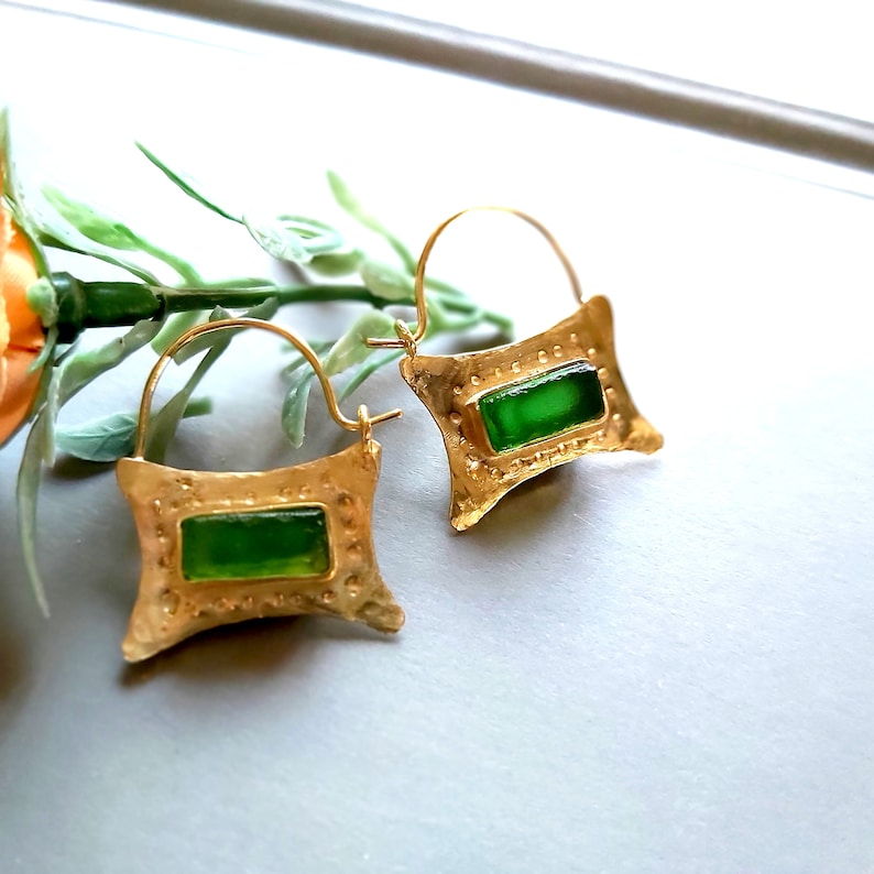 Green Glass Earrings, Gold Sea Glass Hoops, Rustic Handmade, Sea Glass Jewelry, Artisan Earrings, Gift for Her 画像 6