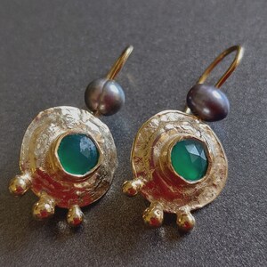 Green Stone Dangles, Round Dangle Earring, Antique Earrings, Green Onyx Earrings, Onyx and Pearls, Everyday Earrings, 18K Gold Filled image 1