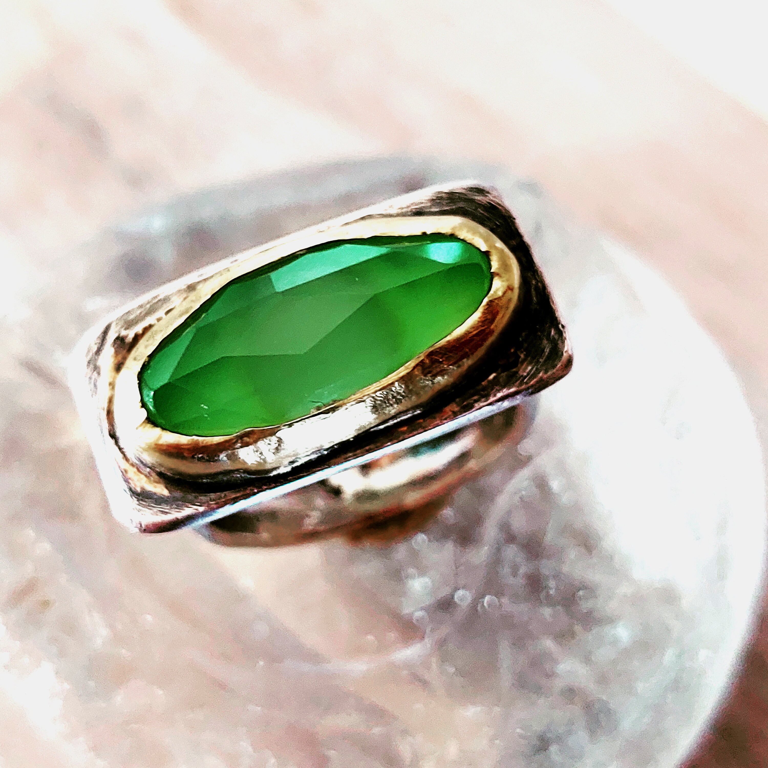 Anillo oro online piedra verde