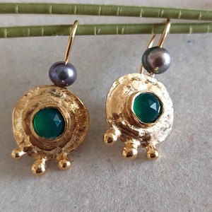 Green Stone Dangles, Round Dangle Earring, Antique Earrings, Green Onyx Earrings, Onyx and Pearls, Everyday Earrings, 18K Gold Filled image 2