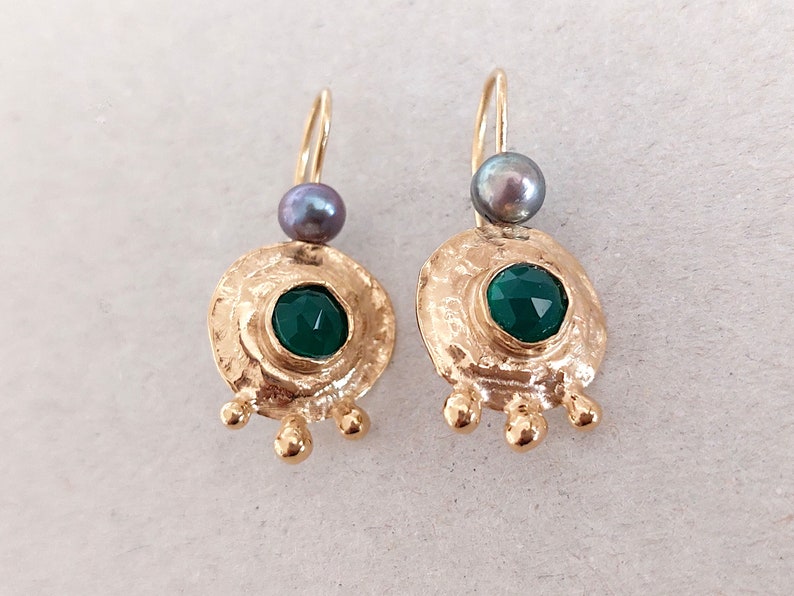 Green Stone Dangles, Round Dangle Earring, Antique Earrings, Green Onyx Earrings, Onyx and Pearls, Everyday Earrings, 18K Gold Filled image 10