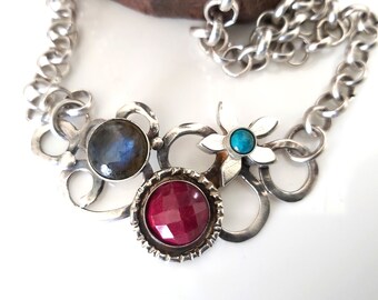 Collar con colgante de piedra de plata de ley artesanal: Joyería artística llamativa
