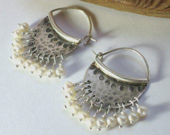Pearl Hoop Earrings, Silver Pearl Hoops,Chandelier Pearls,Pearl Earrings,Hoop Earrings,Pearl Silver Hoop,Pearl White Earrings,Hoop and Pearl