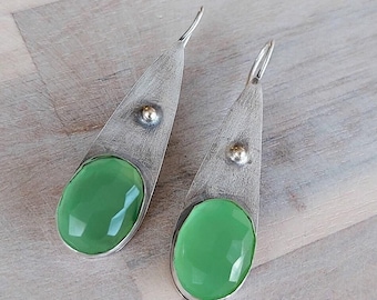 Handgjorda örhängen i sterlingsilver: Äppelgrön kvarts