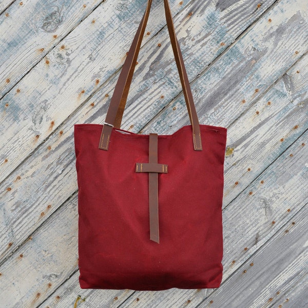 Waxed Canvas Bucket Tote in Cranberry
