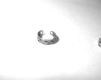 Center braid-sterling silver toe ring