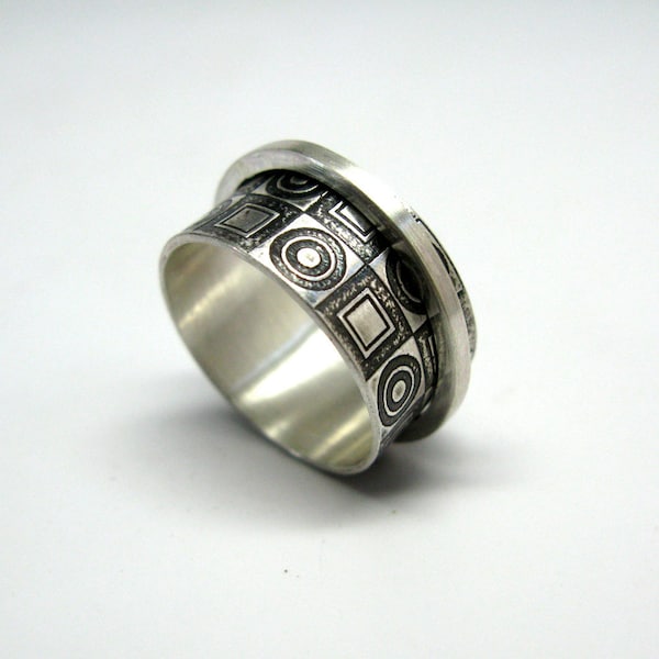 Sterling Silver Concentric Circles and Squares Brushed Spinner Ring