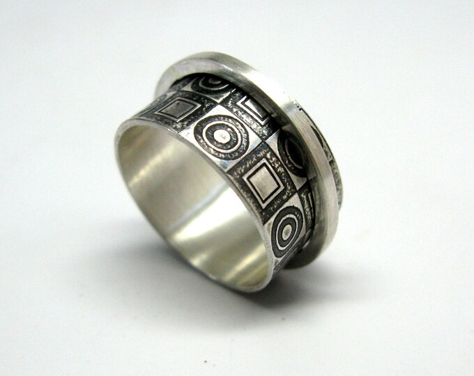 Sterling Silver Concentric Circles and Squares Brushed Spinner Ring - Etsy