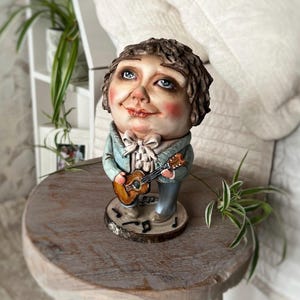 Handgefertigte Kunstpuppe, Handgefertigte Kunstskulptur, OOAK Sammlerfigur, Künstlerische Wohnkultur, Einzigartiges Geschenk für Kunstliebhaber, Skurrile Kunstpuppe