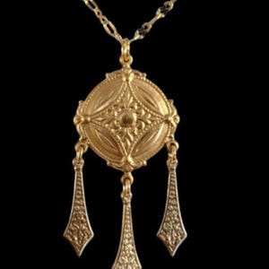 Colar estilo Crotalia, gargantilha, joia inspirada nos estilos bizantino, greco-romano, com medalhão dourado, joia histórica antiga etrusca.