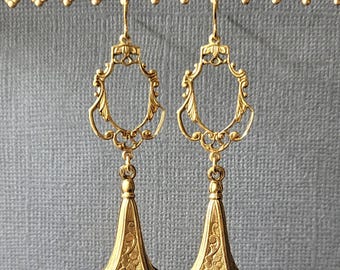 Viktorianische Ohrringe Schmuck Edwardian Georgian Vintage Filigree Blumen Romantische Ära Historische Replik Vergoldetes Alter Gold Reproduktion Schmuck