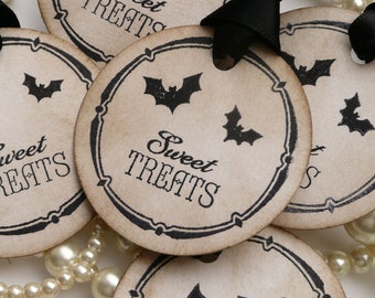 Halloween Tags, Round Treat Bag Tags, Halloween Wedding Tags, Vintage Style Tags, Bat Gift Tags, Gothic Tags