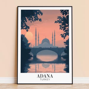 Impresión de Adana: Arte mural de viaje a Turquía, póster de la ciudad de Adana, decoración para el hogar con o sin marco, regalo de boda o inauguración de la casa, personalizado.