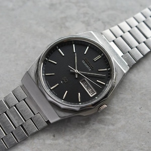 July 1979 Seiko Men’s Watch Blue Textured Dial Quartz Day Date Bracelet SQ 7123
