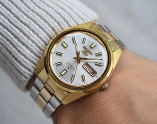 Bulova Orologio Uomo Classico Acciaio Inox – Quadrante Con Giorno E Data, Design Vintage, 30m Water Resistant