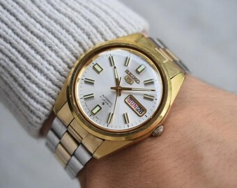 Bulova Orologio Uomo Classico Acciaio Inox – Quadrante Con Giorno E Data, Design Vintage, 30m Water Resistant