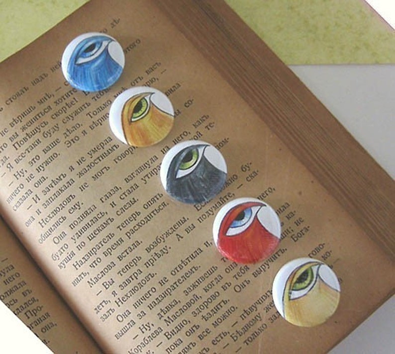 Big Eyed Birds Set of 5 Pin Back Buttons 1 inch image 1