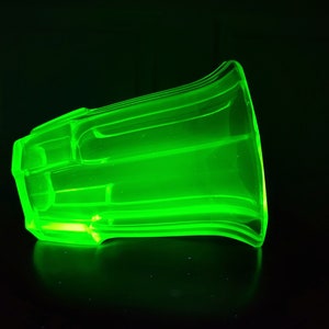 Uranium glass vase by Inwald Czechia (11558) - large