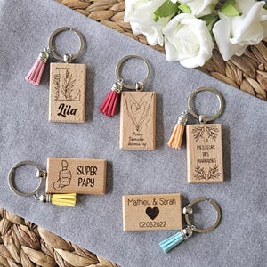 Gepersonaliseerde houten sleutelhanger - Origineel cadeau-idee - Bruiloft - Aankondiging - Verjaardag - Familie - Nanny - Leraar - Meester
