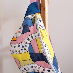 Bunte Upcycling XL Bauchtasche Canvas wildes Muster Art Edition