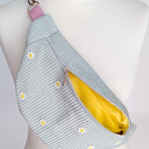 Pastell Cord Hipbag Bauchtasche Daisies - Rosa oder Mint image 14