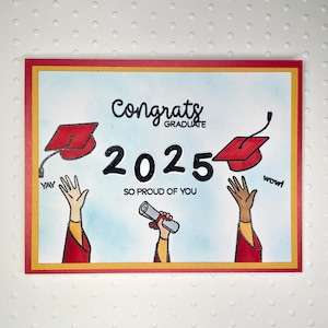 Hüte ab Graduiertenkarte, Klasse von 2025, Teddybär, Luftballons, Diplom, Abschlussfeier, Glückwunsch, Abitur, College, Familie, Kind, Mütze, Abschluss
