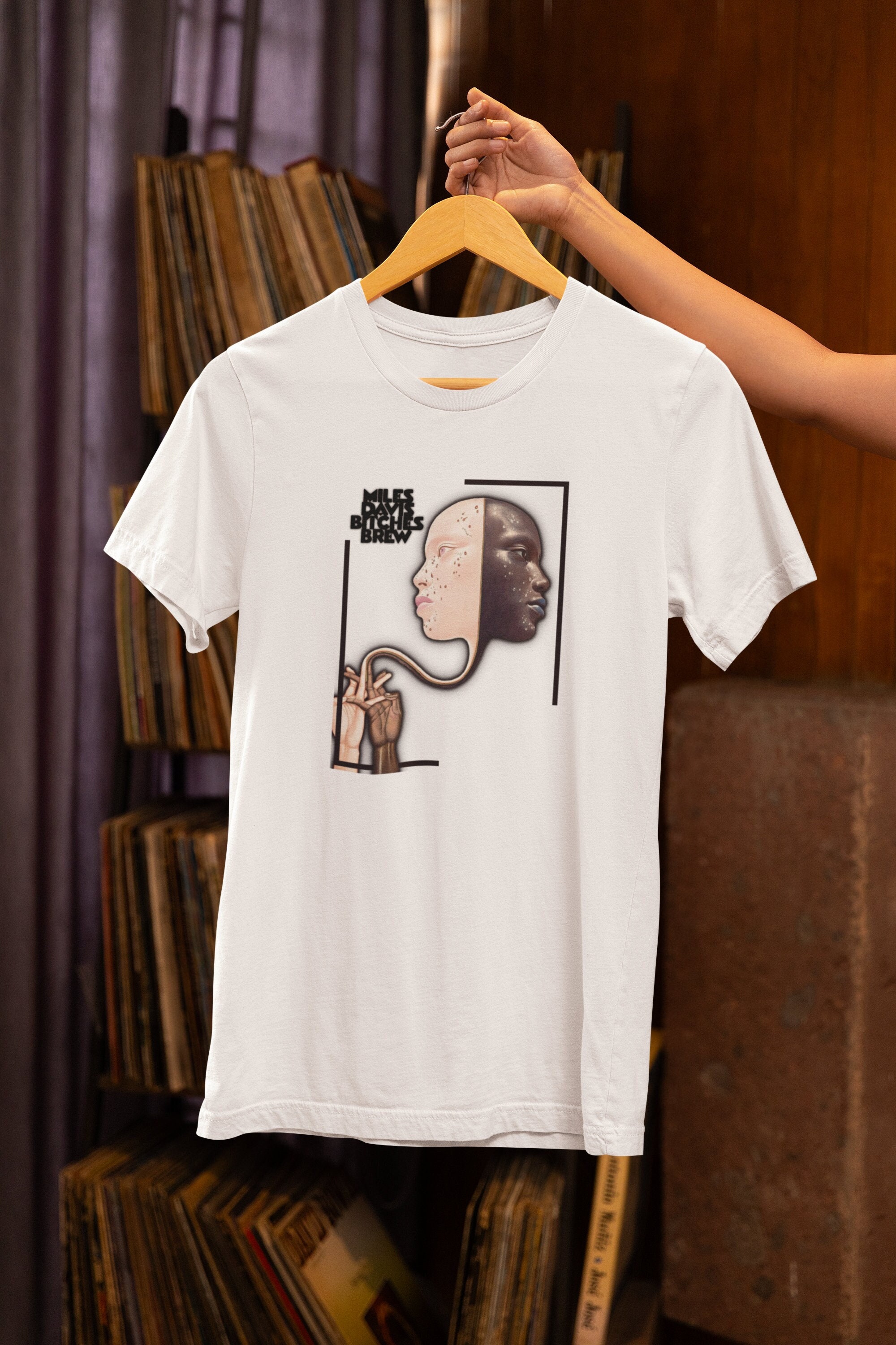 ミュージシャン Miles Davis Bitches Brew T-Shirt L unisex-garment-dyed-