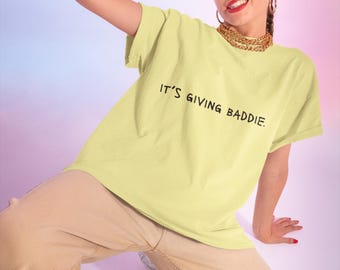 It's Giving Baddie T-Shirt | Minimal Script Text Tee