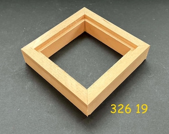 Float frame for 4 1/4 x 4 1/4 x 1/4" art