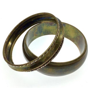 Vintage Set of Two Brass Bangles, Bangles With Rich Patina, Retro BoHo Vintage Brass Bracelets,  1970s Brass Bangles