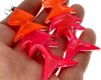 Vintage 1980s Lucite Fish Dangle Earrings, Neon Pink Orange Fish Earrings, Disco Earrings, Gift for Her, Gift for Teen, Bohemian, Funky, Fun