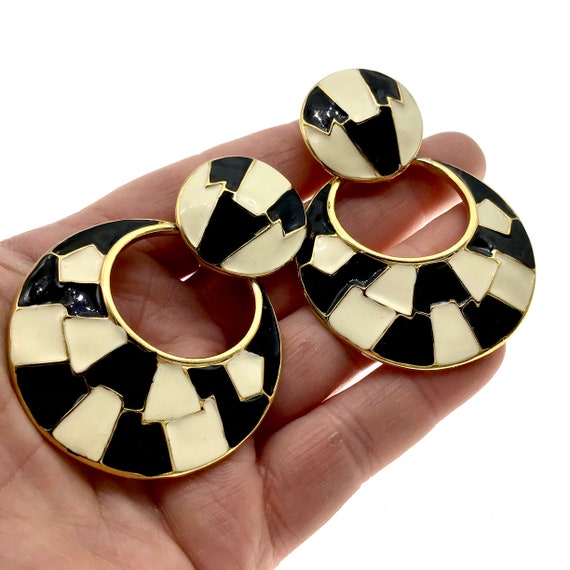 Vintage Door Knocker Earrings, Gold Enamel Clip E… - image 2